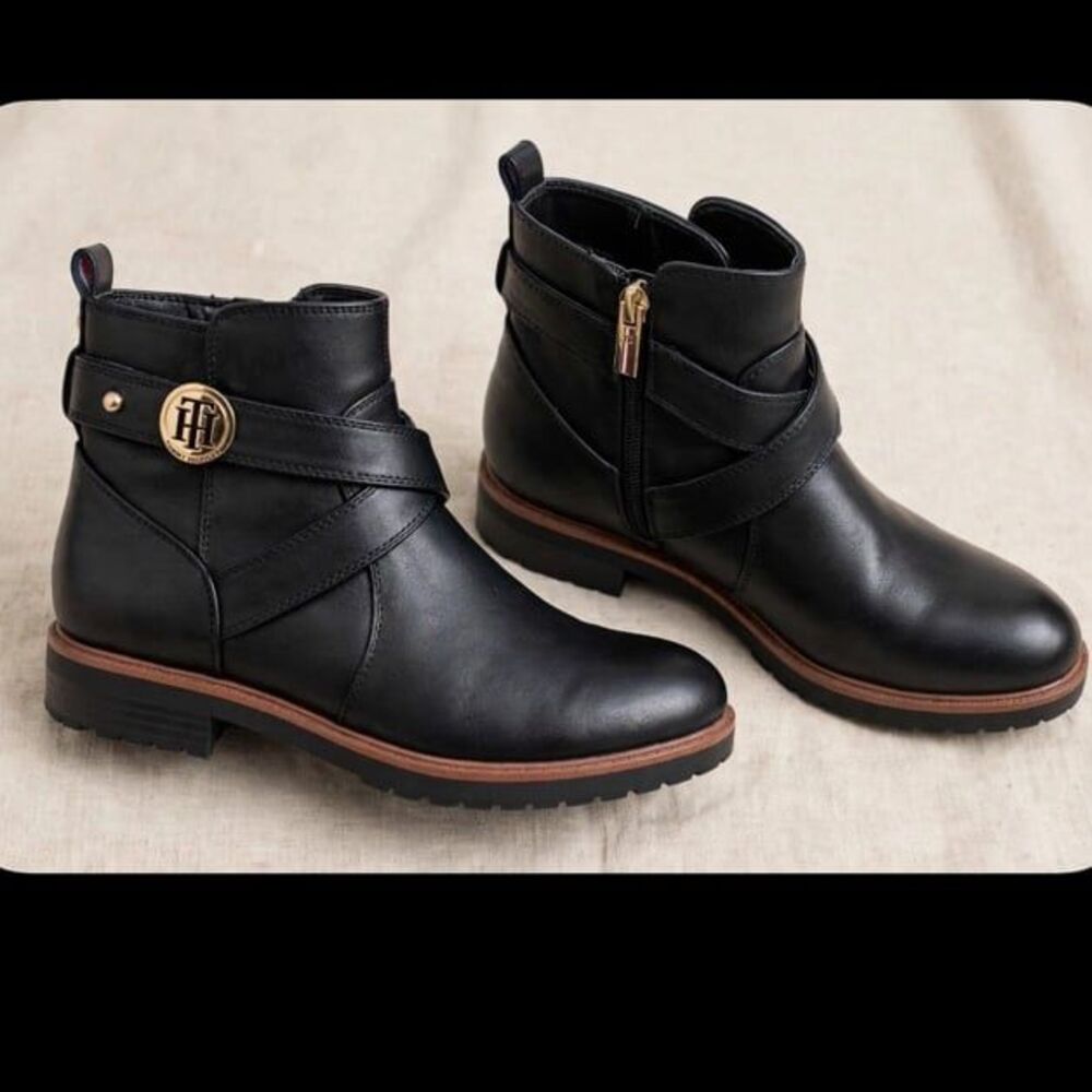 Tommy Hilfiger Women’s Black Ankle Boots Gold TH Buckle Side Zip Size 7M